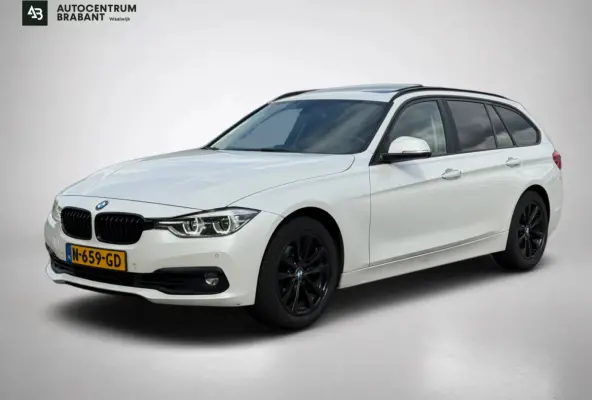 318i Edition Sport High Executive(Goed OndH, Panoramadak, Trekhaak, StoelV, Navi, Climate Con, Cruise Con,Etc)
