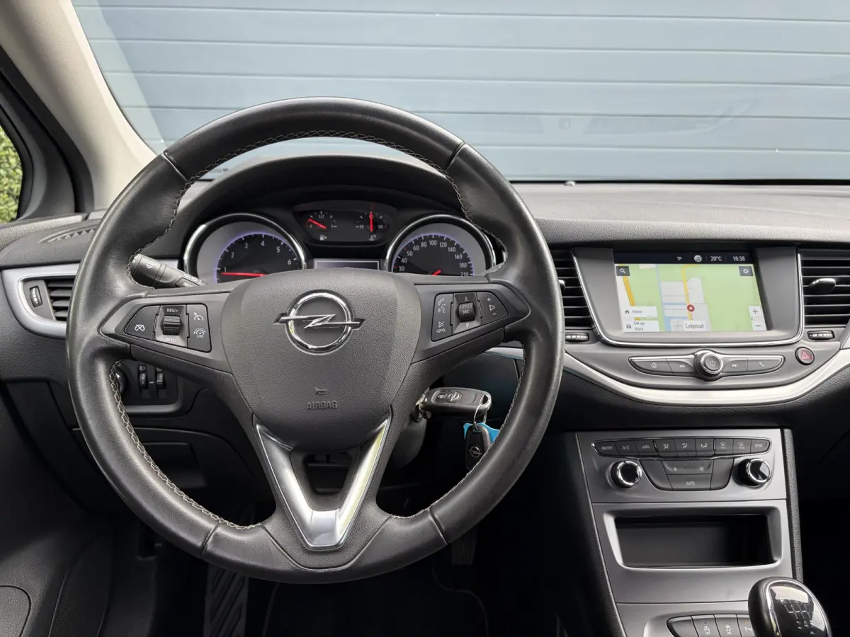 1.2 Business Executive ✓1e Eigenaar✓146pk✓Camera✓Trekhaak✓Carplay✓Airco✓Cruise✓Pdc V+A✓Lm velgen✓Comfortstoelen✓6 Bak✓N.A.P✓Apk tot 11-2028