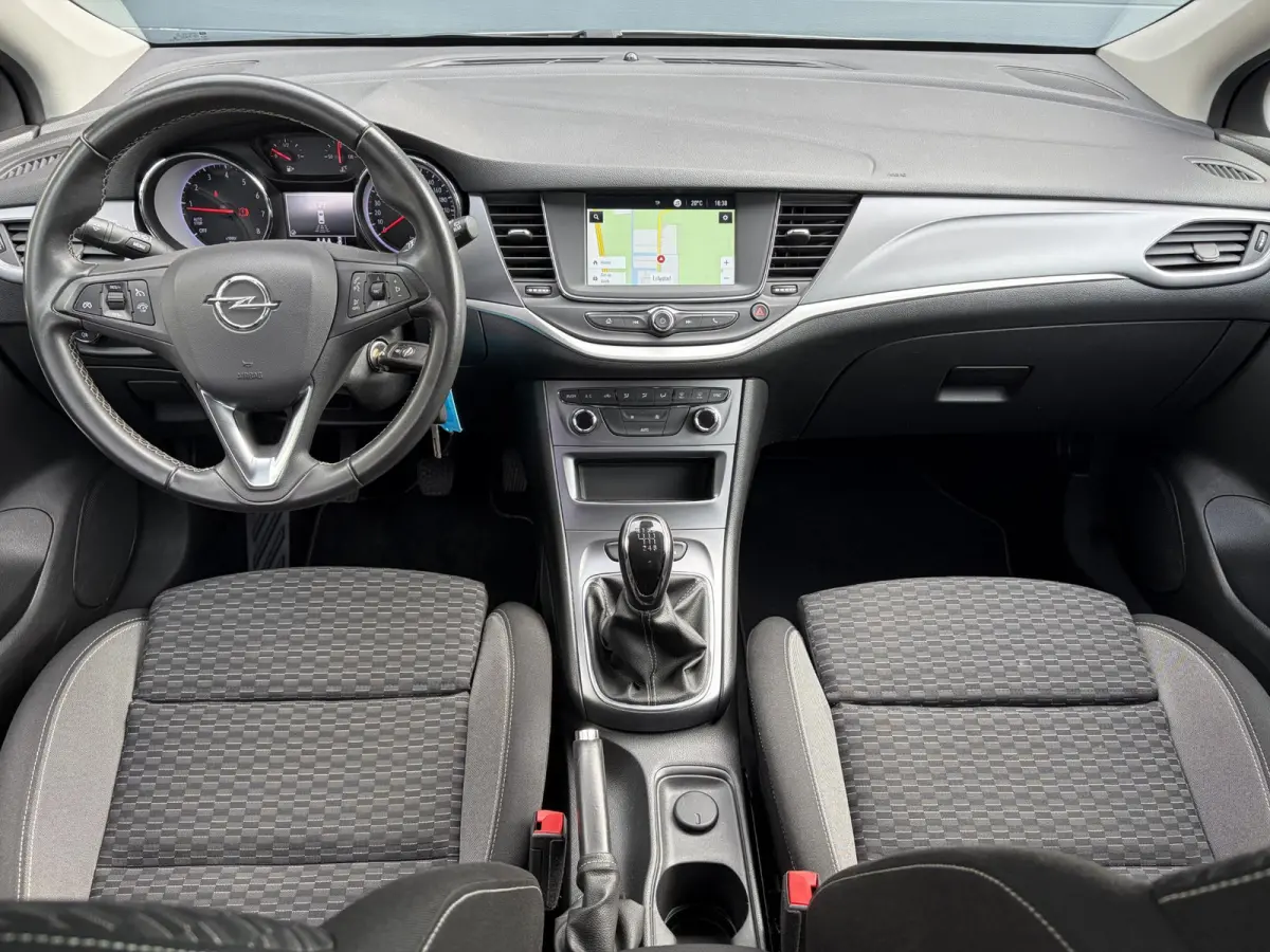 1.2 Business Executive ✓1e Eigenaar✓146pk✓Camera✓Trekhaak✓Carplay✓Airco✓Cruise✓Pdc V+A✓Lm velgen✓Comfortstoelen✓6 Bak✓N.A.P✓Apk tot 11-2028