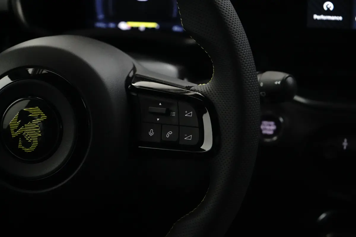 Turismo 54 kWh 240 pk Fiat | 11 kW lader | Airco (automatisch) | Apple Carplay/Android Auto|telefoonintegratie premium