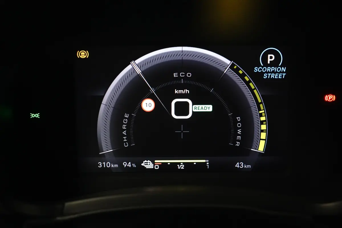 Turismo 54 kWh 240 pk Fiat | 11 kW lader | Airco (automatisch) | Apple Carplay/Android Auto|telefoonintegratie premium