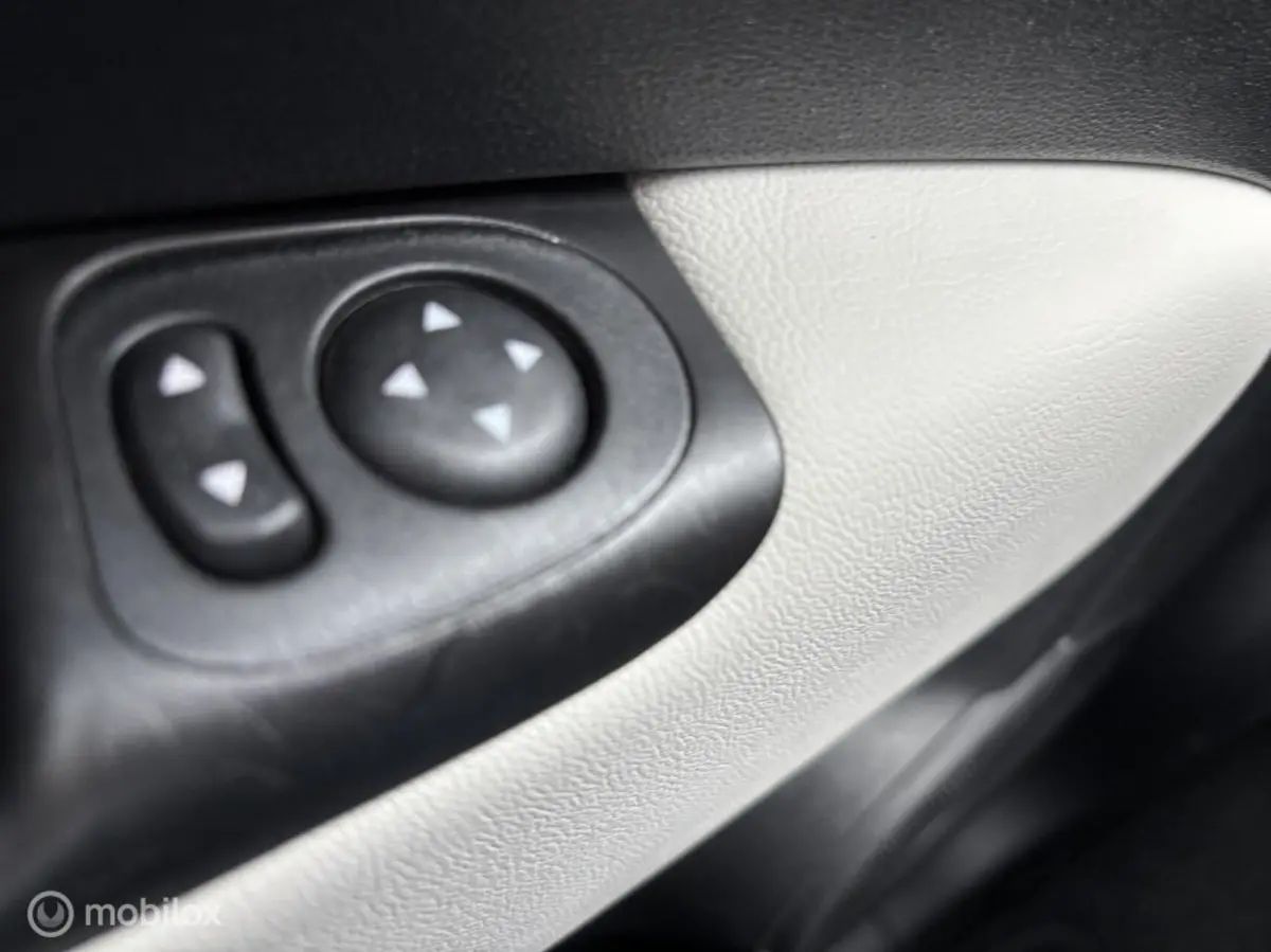 1.0i Hybrid Dolcevita Airco Cruise Apple Carplay LMV PDC