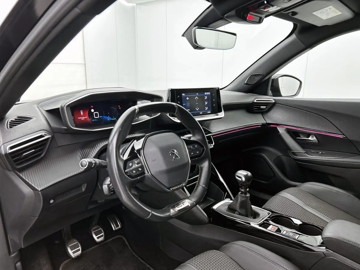 1.2 130pk GT-Line | Apple Carplay/Android Auto | Climate Control | Cruise Control | Camera | 17"LMV | LED |