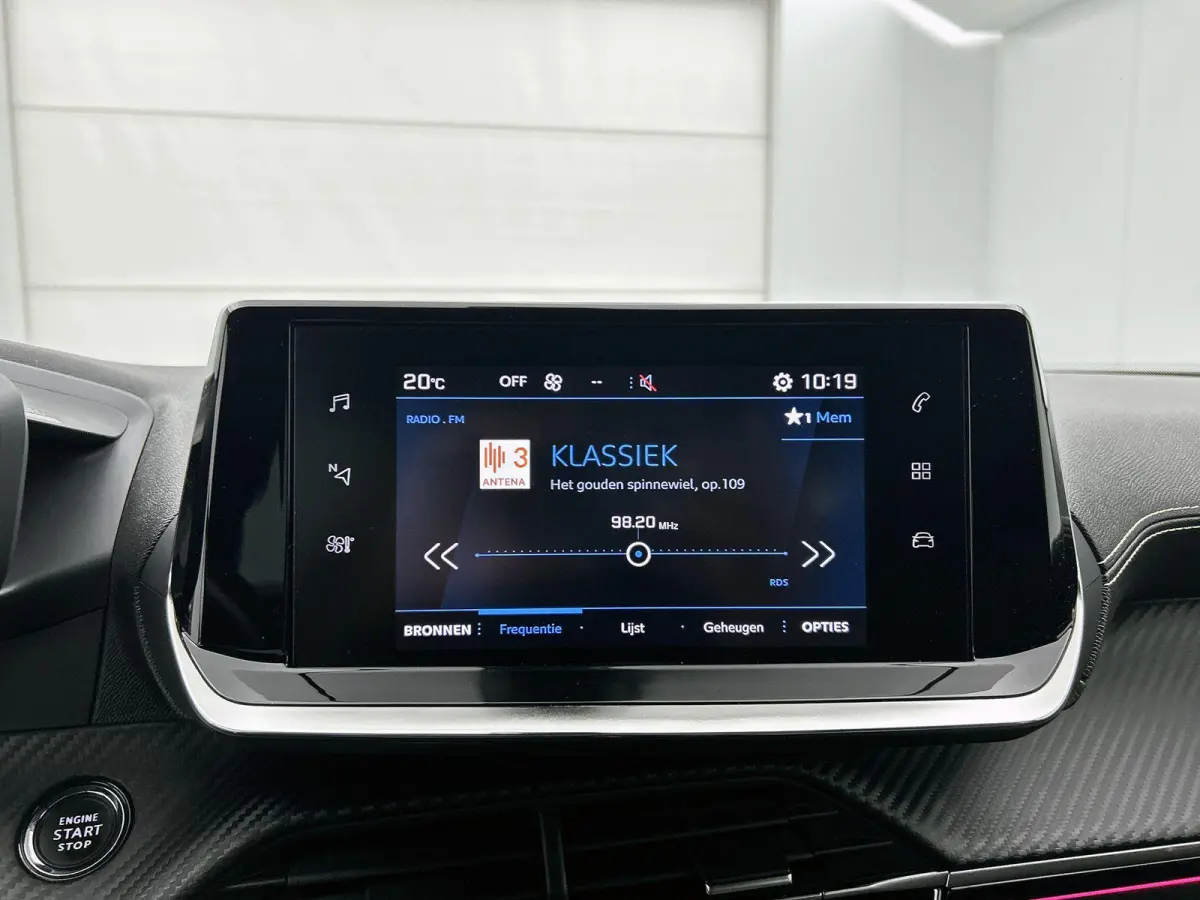 1.2 130pk GT-Line | Apple Carplay/Android Auto | Climate Control | Cruise Control | Camera | 17"LMV | LED |
