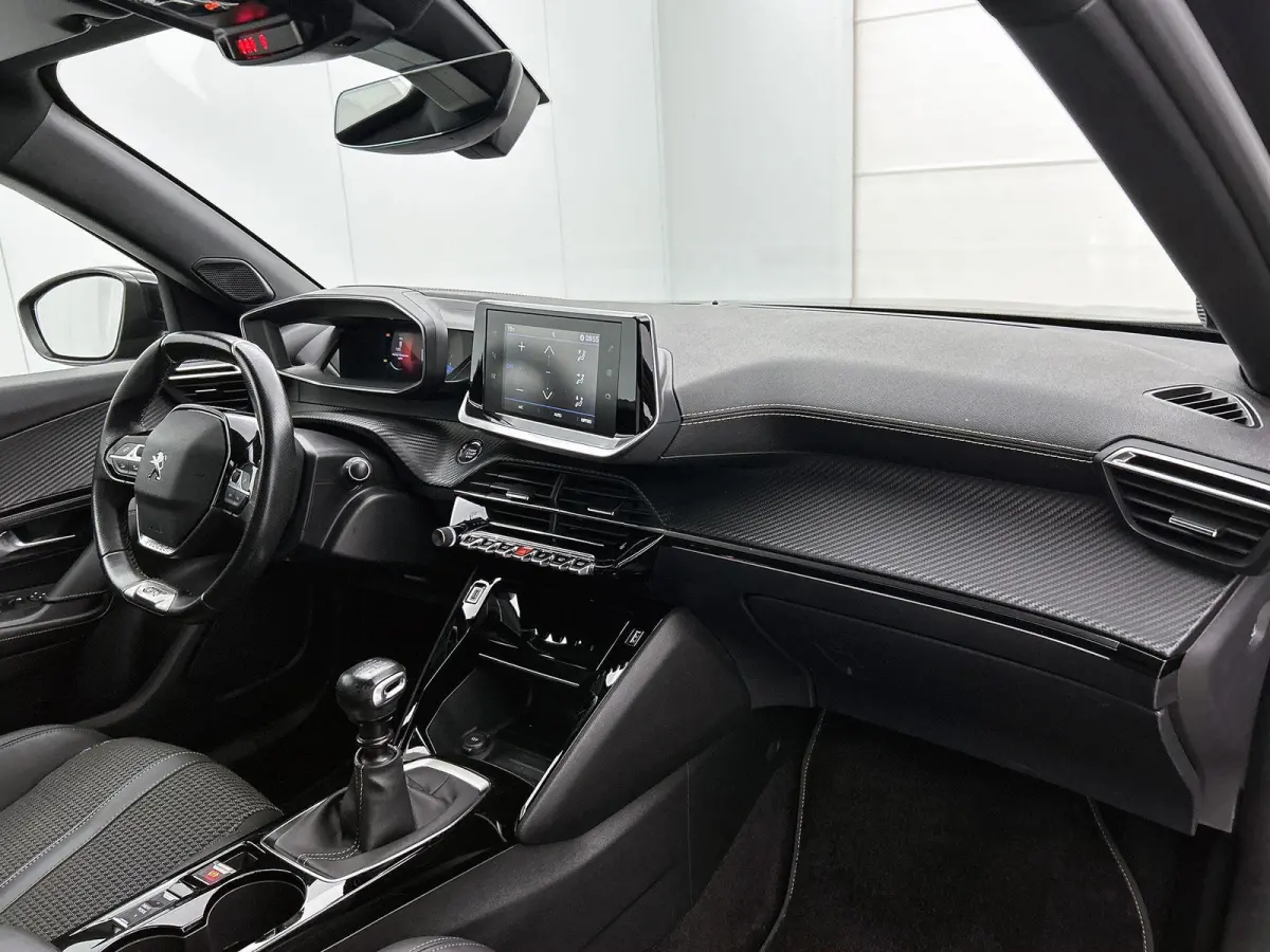 1.2 130pk GT-Line | Apple Carplay/Android Auto | Climate Control | Cruise Control | Camera | 17"LMV | LED |