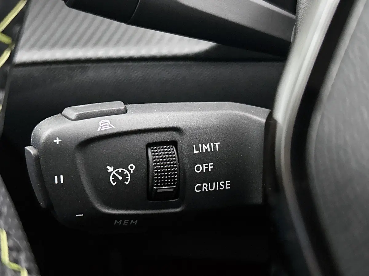 EV 156pk GT 51 kWh Automaat | Elektrisch Verstelbare Bestuurders Stoel | Accu 97% | Navigatie| Stoelverwarming | Climate Control | Apple Carplay/Android Auto |