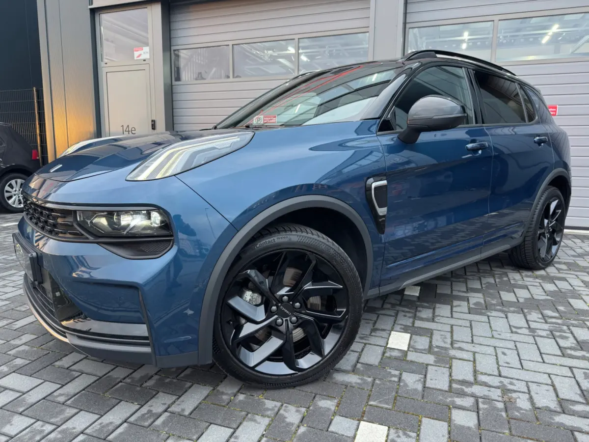 1.5 Bomvol Black Edition 261PK 360°Camera Zwarte hemel