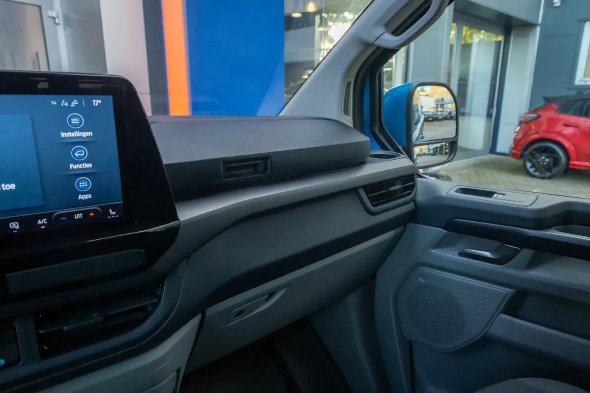 Transit E-Custom Sport 340 L2 | Camera | 17'L.M. Velgen | Voorruit/Stoel verwarming | Camera | Cruise Control | Wandbekleding | Vloerplaat