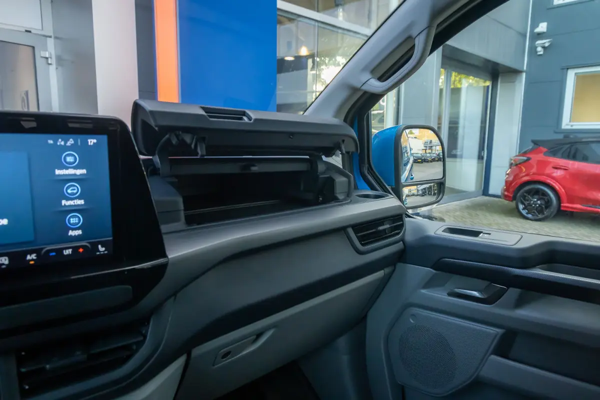 Transit E-Custom Sport 340 L2 | Camera | 17'L.M. Velgen | Voorruit/Stoel verwarming | Camera | Cruise Control | Wandbekleding | Vloerplaat