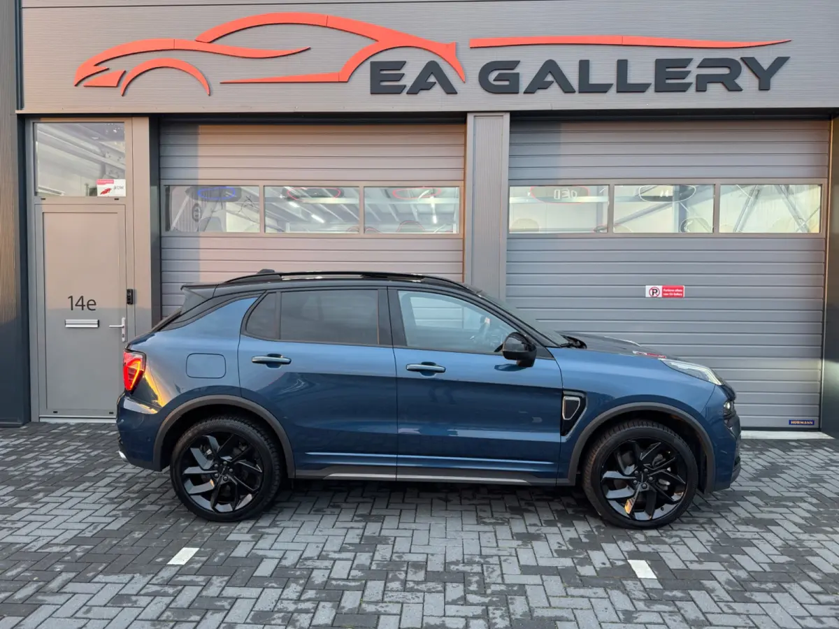 1.5 Bomvol Black Edition 261PK 360°Camera Zwarte hemel