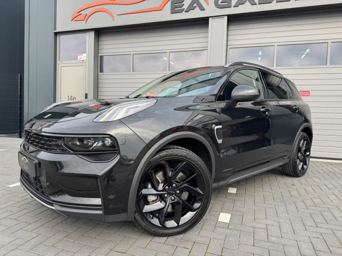 1.5 bomvol Black Edition 261PK 360°Camera Zwarte hemel