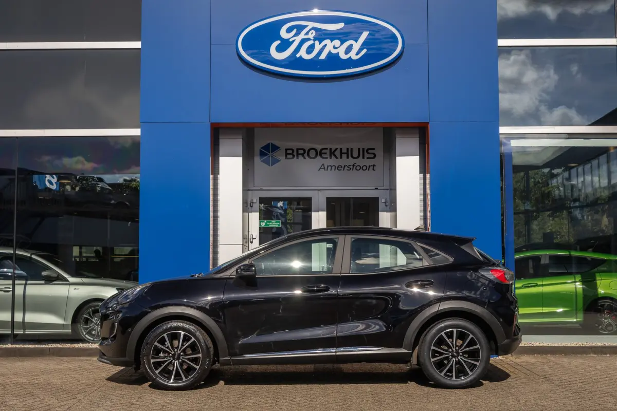 1.0 EcoBoost Titanium | Stoel/Stuur/Voorruitverwarming | Apple Carplay/Android Auto | Camera | Navi | 17''L.M. Velgen | Achteruitrijcamera | Apple Carplay/Android Auto|telefoonintegratie pre