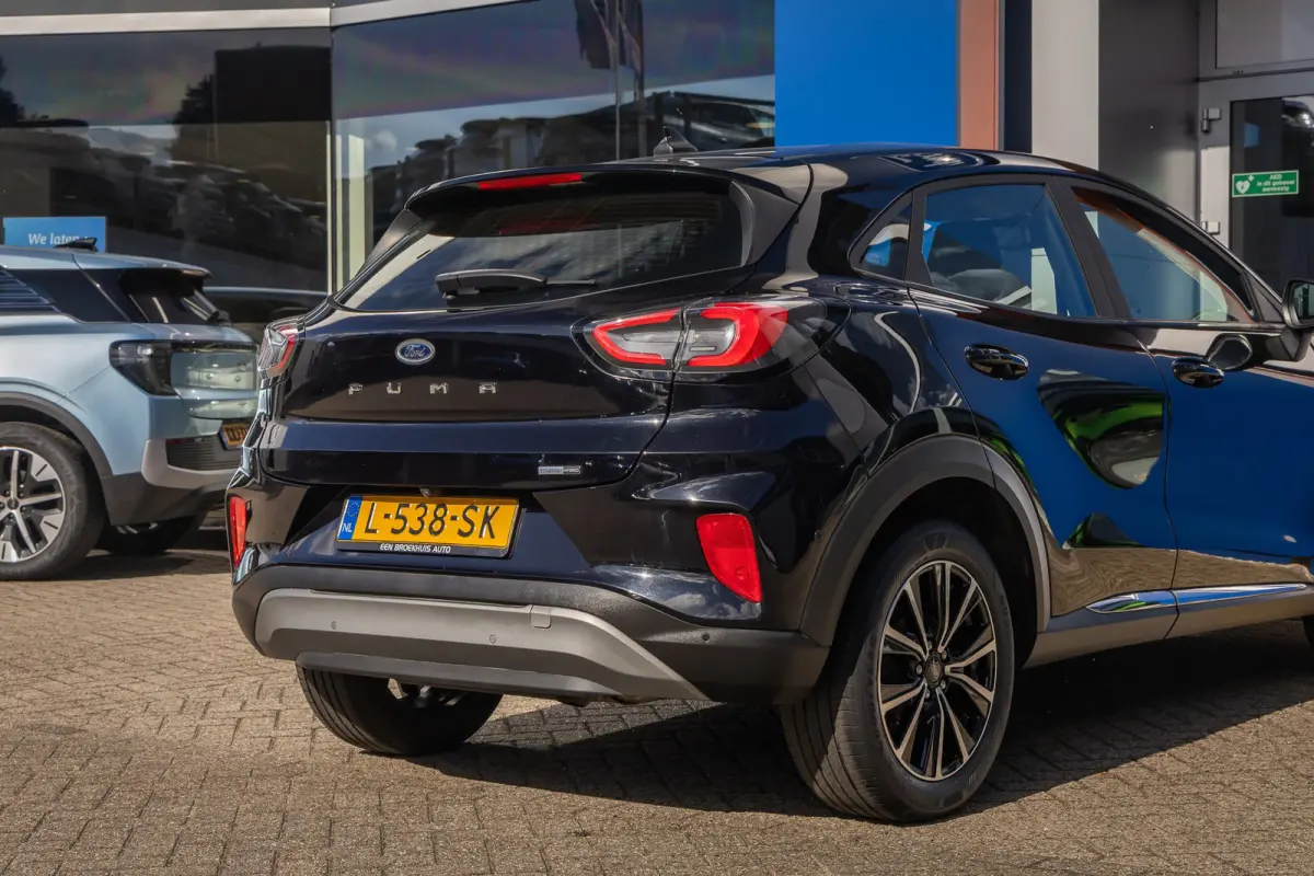1.0 EcoBoost Titanium | Stoel/Stuur/Voorruitverwarming | Apple Carplay/Android Auto | Camera | Navi | 17''L.M. Velgen | Achteruitrijcamera | Apple Carplay/Android Auto|telefoonintegratie pre
