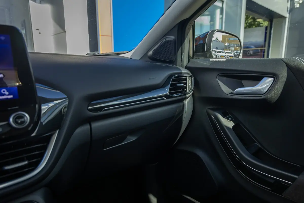 1.0 EcoBoost Titanium | Stoel/Stuur/Voorruitverwarming | Apple Carplay/Android Auto | Camera | Navi | 17''L.M. Velgen | Achteruitrijcamera | Apple Carplay/Android Auto|telefoonintegratie pre