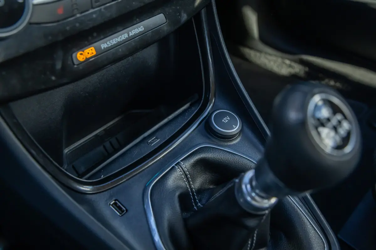 1.0 EcoBoost Titanium | Stoel/Stuur/Voorruitverwarming | Apple Carplay/Android Auto | Camera | Navi | 17''L.M. Velgen | Achteruitrijcamera | Apple Carplay/Android Auto|telefoonintegratie pre