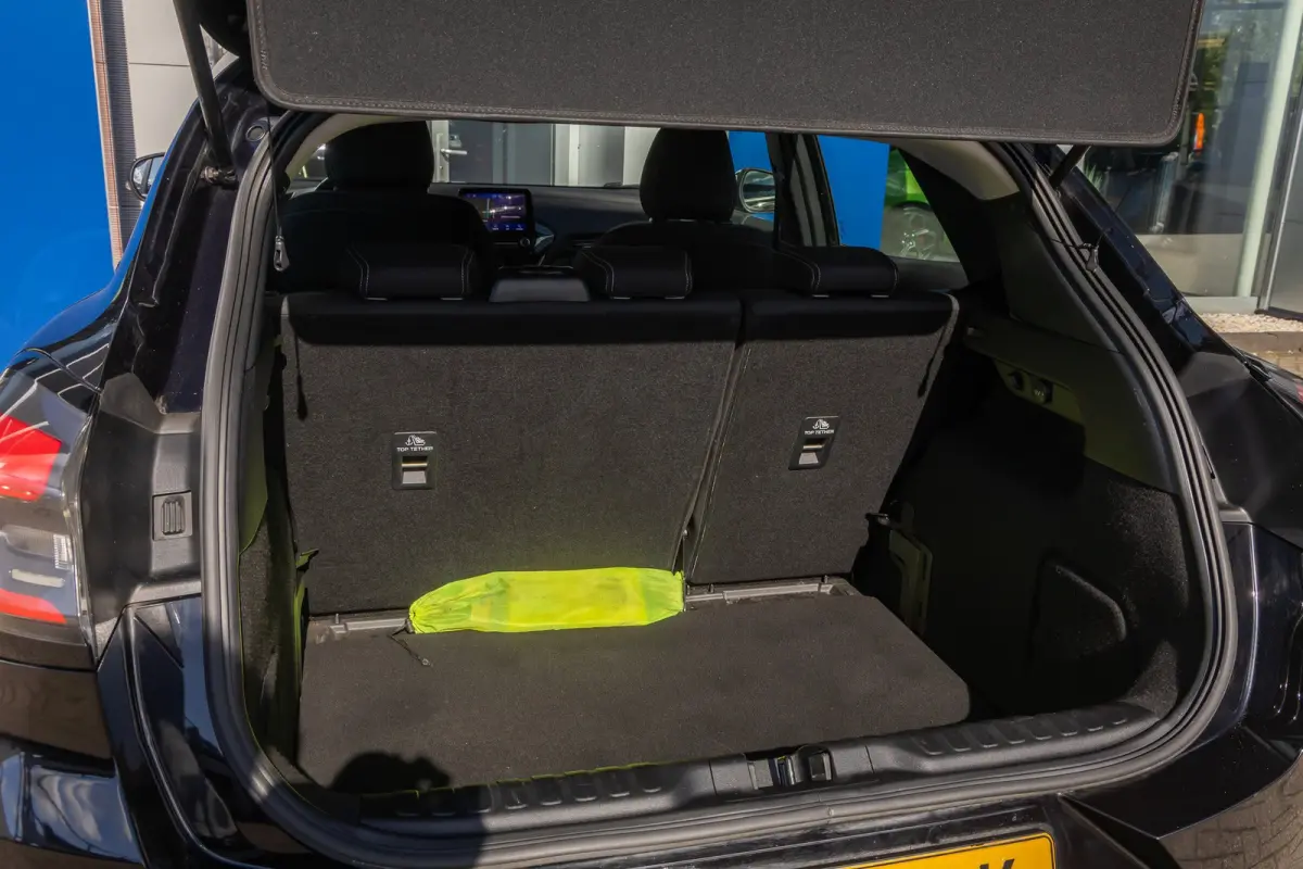 1.0 EcoBoost Titanium | Stoel/Stuur/Voorruitverwarming | Apple Carplay/Android Auto | Camera | Navi | 17''L.M. Velgen | Achteruitrijcamera | Apple Carplay/Android Auto|telefoonintegratie pre