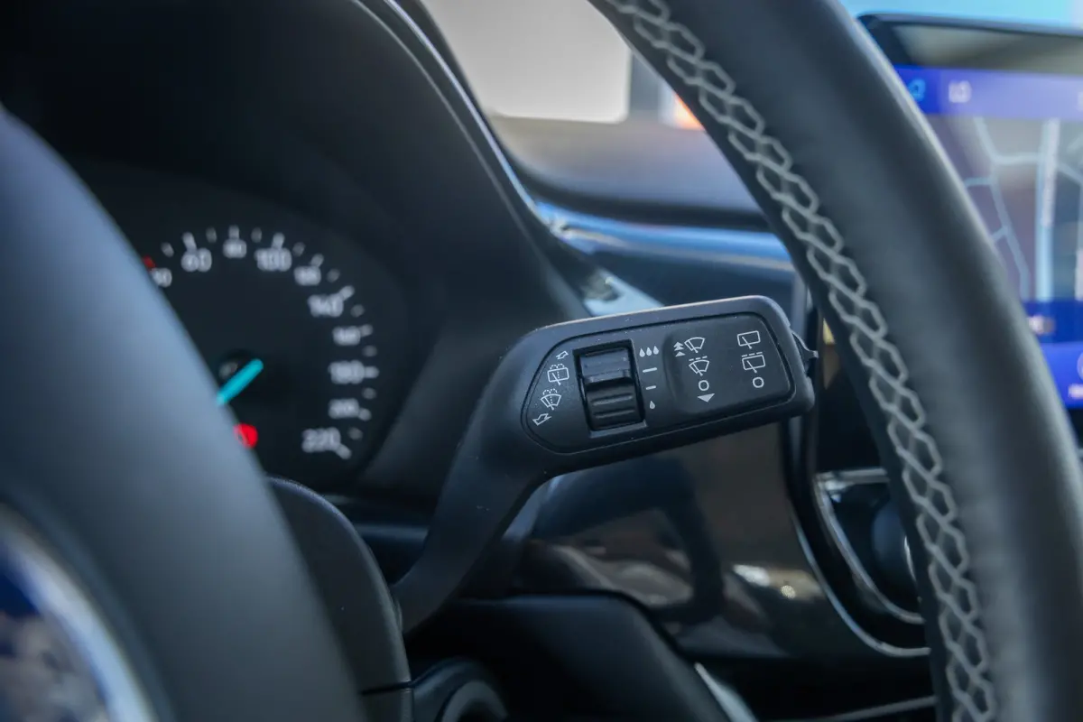 1.0 EcoBoost Titanium | Stoel/Stuur/Voorruitverwarming | Apple Carplay/Android Auto | Camera | Navi | 17''L.M. Velgen | Achteruitrijcamera | Apple Carplay/Android Auto|telefoonintegratie pre