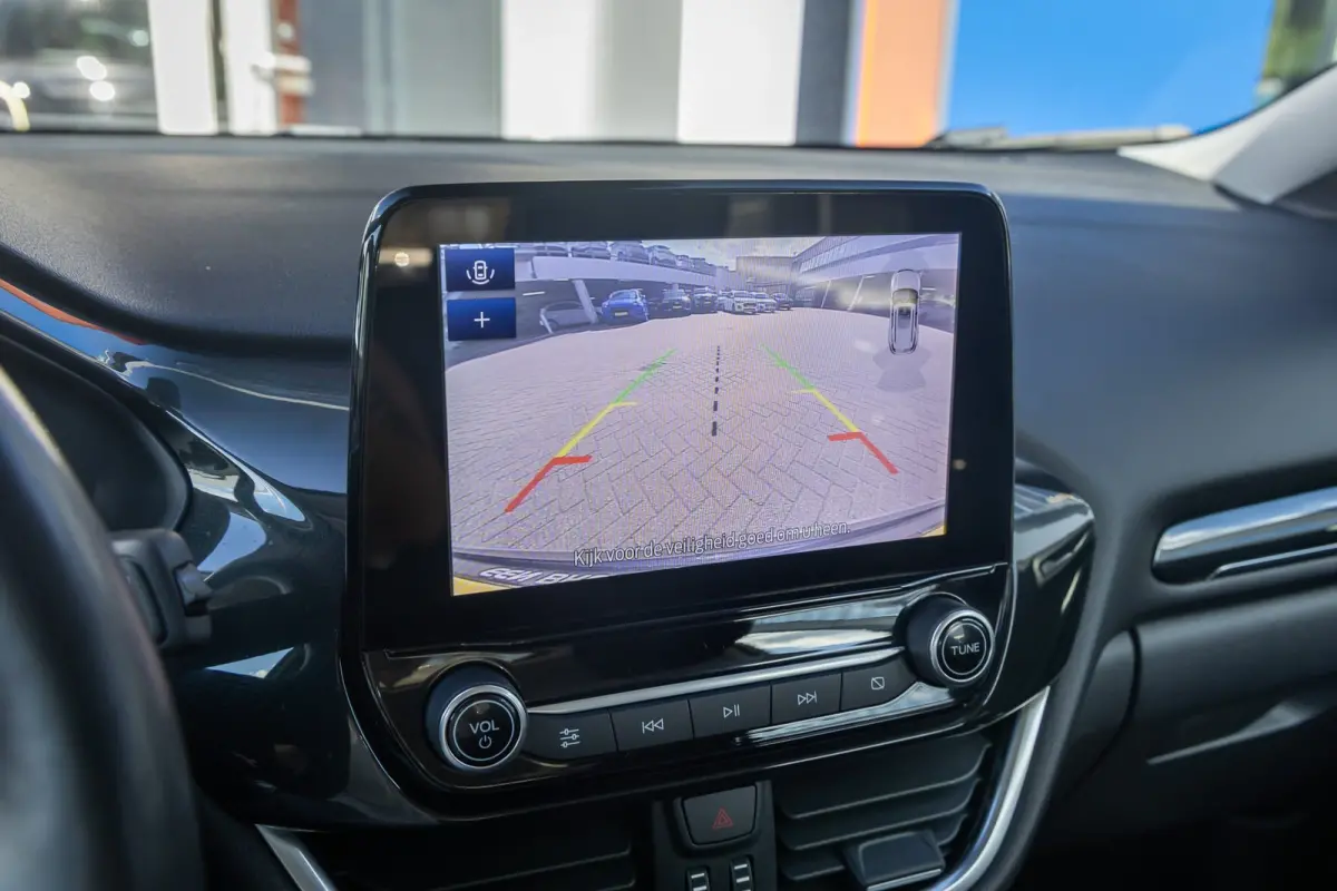 1.0 EcoBoost Titanium | Stoel/Stuur/Voorruitverwarming | Apple Carplay/Android Auto | Camera | Navi | 17''L.M. Velgen | Achteruitrijcamera | Apple Carplay/Android Auto|telefoonintegratie pre
