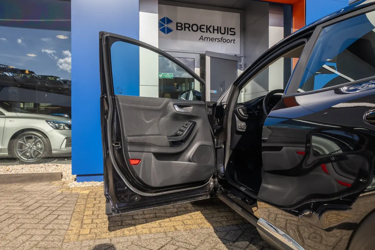 1.0 EcoBoost Titanium | Stoel/Stuur/Voorruitverwarming | Apple Carplay/Android Auto | Camera | Navi | 17''L.M. Velgen | Achteruitrijcamera | Apple Carplay/Android Auto|telefoonintegratie pre
