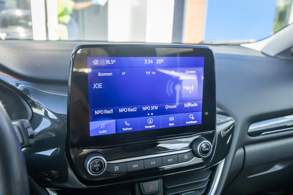1.0 EcoBoost Titanium | Stoel/Stuur/Voorruitverwarming | Apple Carplay/Android Auto | Camera | Navi | 17''L.M. Velgen | Achteruitrijcamera | Apple Carplay/Android Auto|telefoonintegratie pre