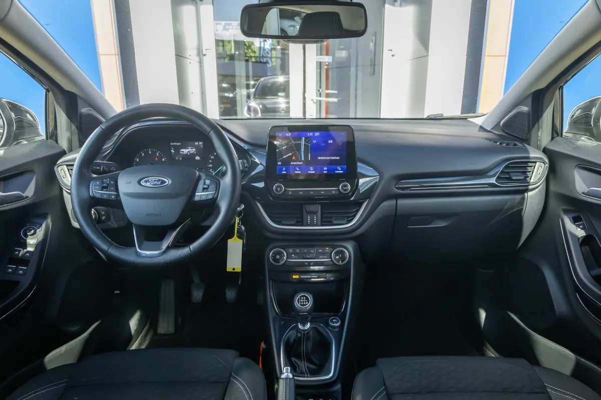1.0 EcoBoost Titanium | Stoel/Stuur/Voorruitverwarming | Apple Carplay/Android Auto | Camera | Navi | 17''L.M. Velgen | Achteruitrijcamera | Apple Carplay/Android Auto|telefoonintegratie pre