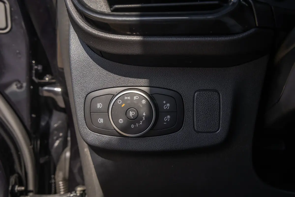 1.0 EcoBoost Titanium | Stoel/Stuur/Voorruitverwarming | Apple Carplay/Android Auto | Camera | Navi | 17''L.M. Velgen | Achteruitrijcamera | Apple Carplay/Android Auto|telefoonintegratie pre