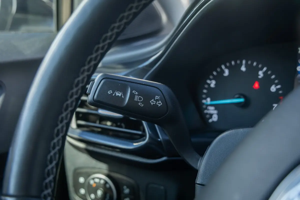 1.0 EcoBoost Titanium | Stoel/Stuur/Voorruitverwarming | Apple Carplay/Android Auto | Camera | Navi | 17''L.M. Velgen | Achteruitrijcamera | Apple Carplay/Android Auto|telefoonintegratie pre