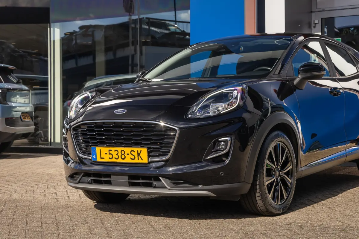 1.0 EcoBoost Titanium | Stoel/Stuur/Voorruitverwarming | Apple Carplay/Android Auto | Camera | Navi | 17''L.M. Velgen | Achteruitrijcamera | Apple Carplay/Android Auto|telefoonintegratie pre
