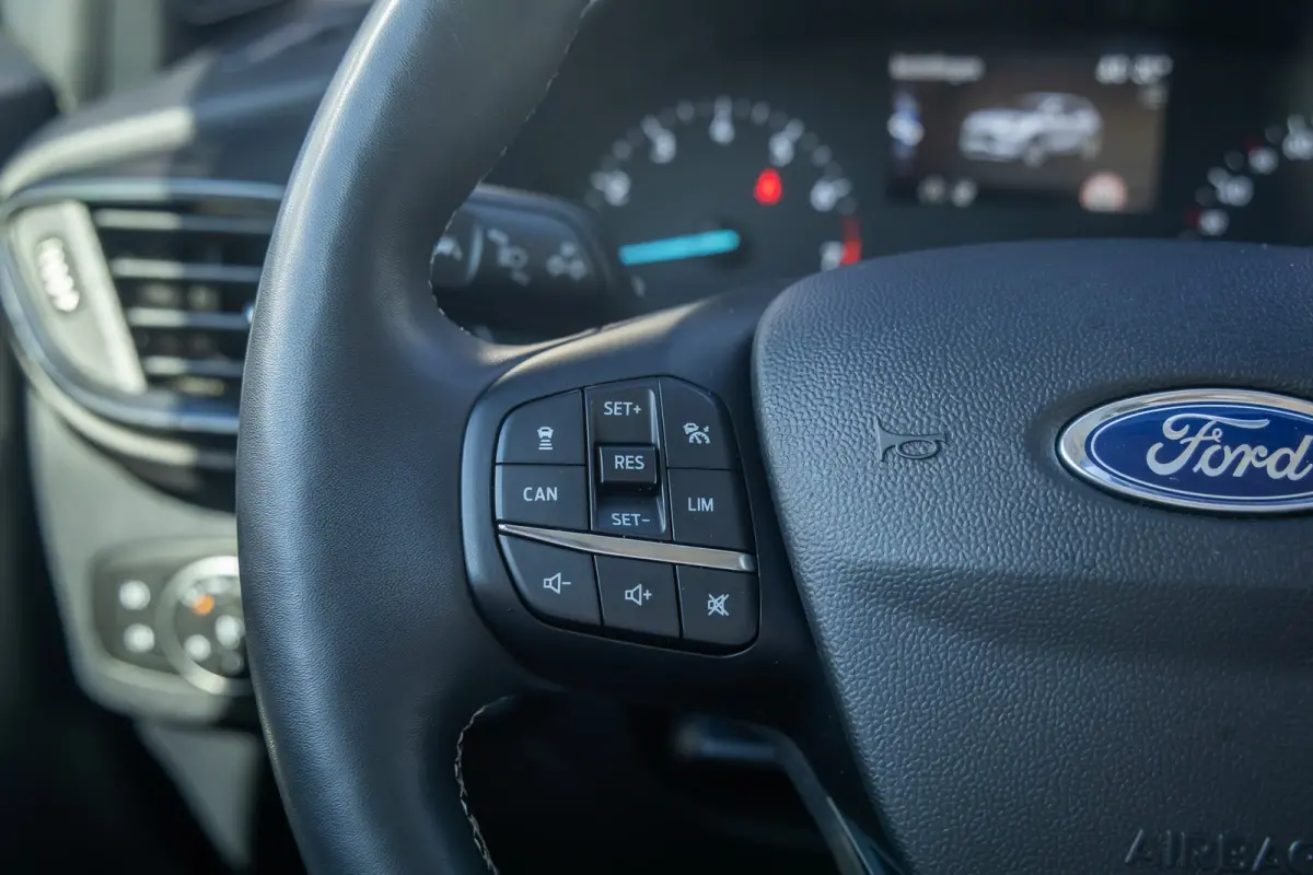 1.0 EcoBoost Titanium | Stoel/Stuur/Voorruitverwarming | Apple Carplay/Android Auto | Camera | Navi | 17''L.M. Velgen | Achteruitrijcamera | Apple Carplay/Android Auto|telefoonintegratie pre