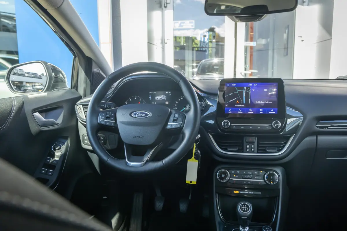 1.0 EcoBoost Titanium | Stoel/Stuur/Voorruitverwarming | Apple Carplay/Android Auto | Camera | Navi | 17''L.M. Velgen | Achteruitrijcamera | Apple Carplay/Android Auto|telefoonintegratie pre