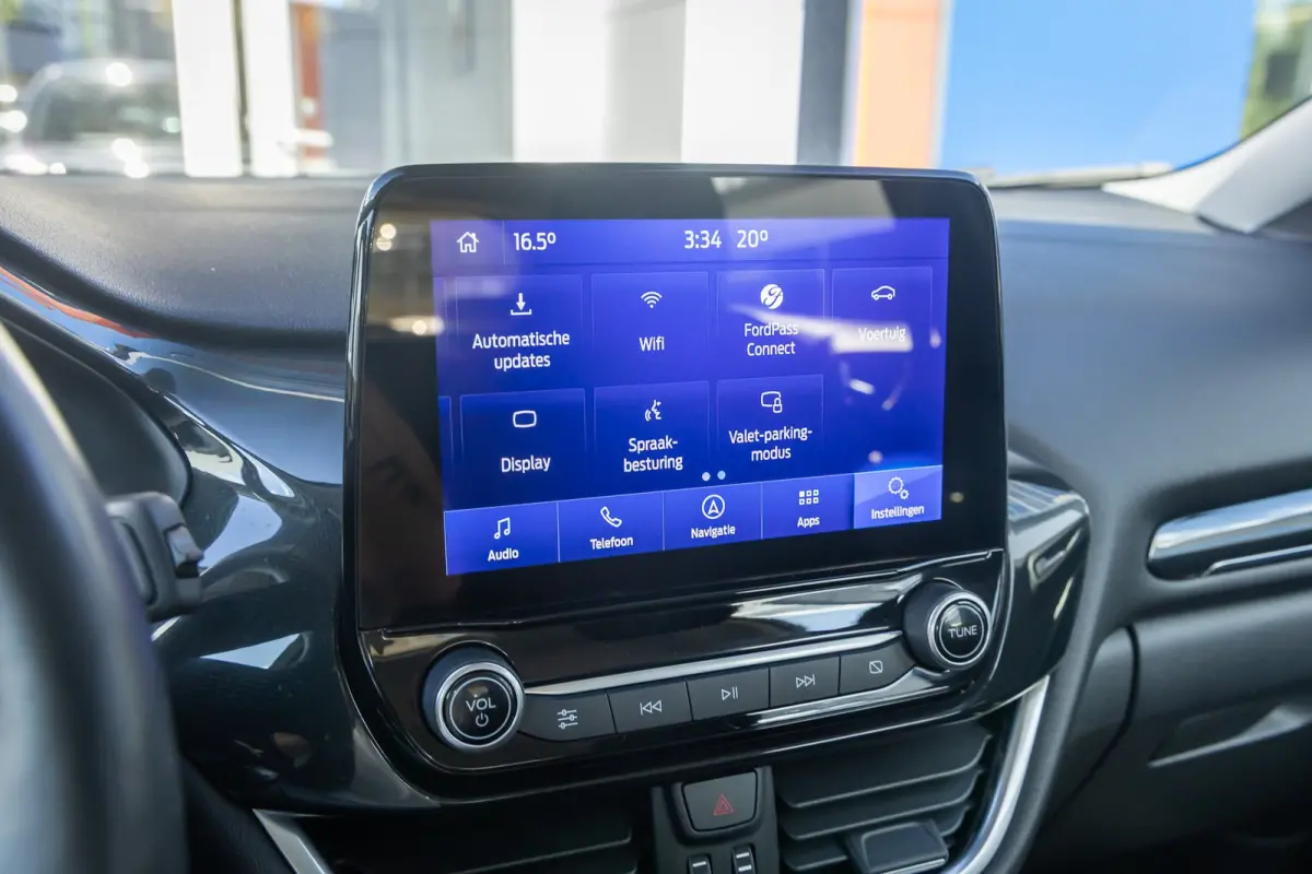 1.0 EcoBoost Titanium | Stoel/Stuur/Voorruitverwarming | Apple Carplay/Android Auto | Camera | Navi | 17''L.M. Velgen | Achteruitrijcamera | Apple Carplay/Android Auto|telefoonintegratie pre