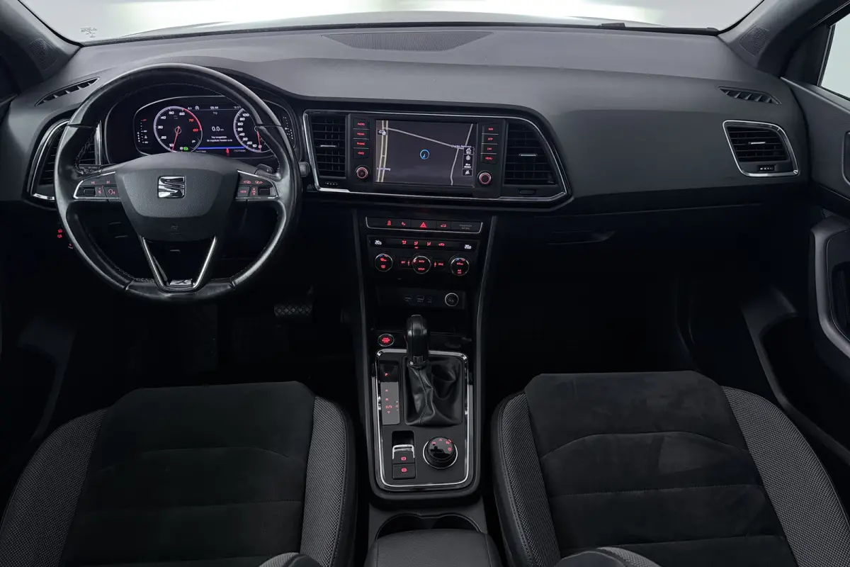 1.4 EcoTSI Xcellence (PANORAMADAK, CAMERA, STOELVERWARMING, TREKHAAK)