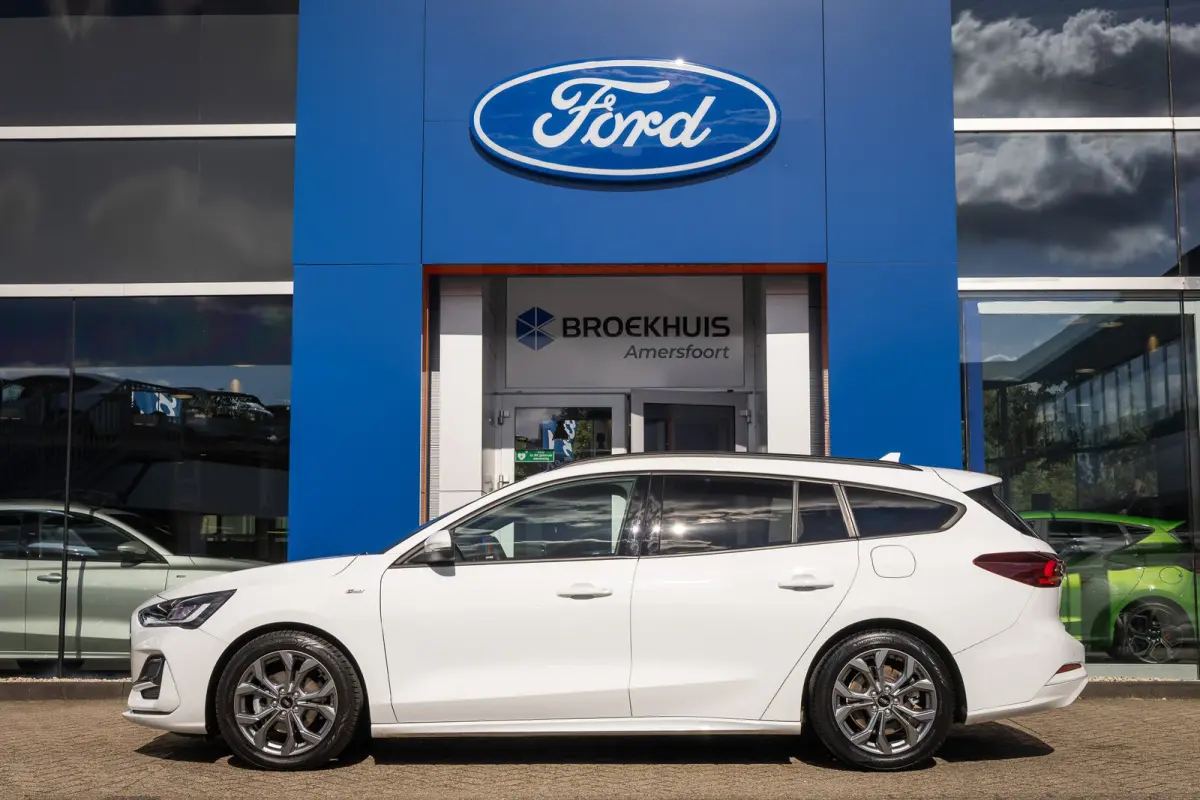 1.0 EcoBoost Hybrid ST Line | Cruise control | Parkeersensoren Voor/Achter | Apple Carplay/Android Auto | Elektrische ramen Voor/Achter | Apple Carplay/Android Auto|telefoonintegratie premiu