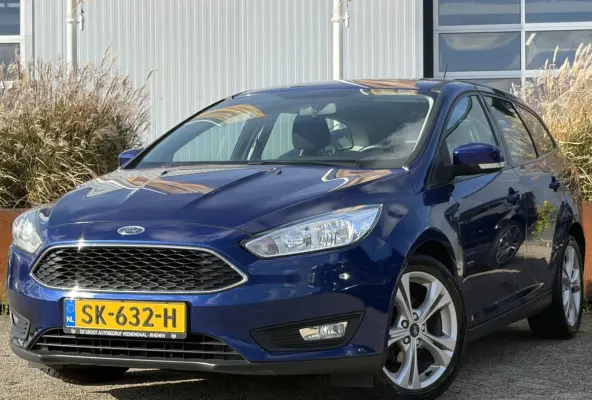 1.0 Lease Edition 100pk | Apple Carplay/Android Auto | Cruise control | Isofix bevestiging voor kinderzitjes | LED dagrijverlichting | Navigatiesysteem full map | Parkeersensor achter | Zeer
