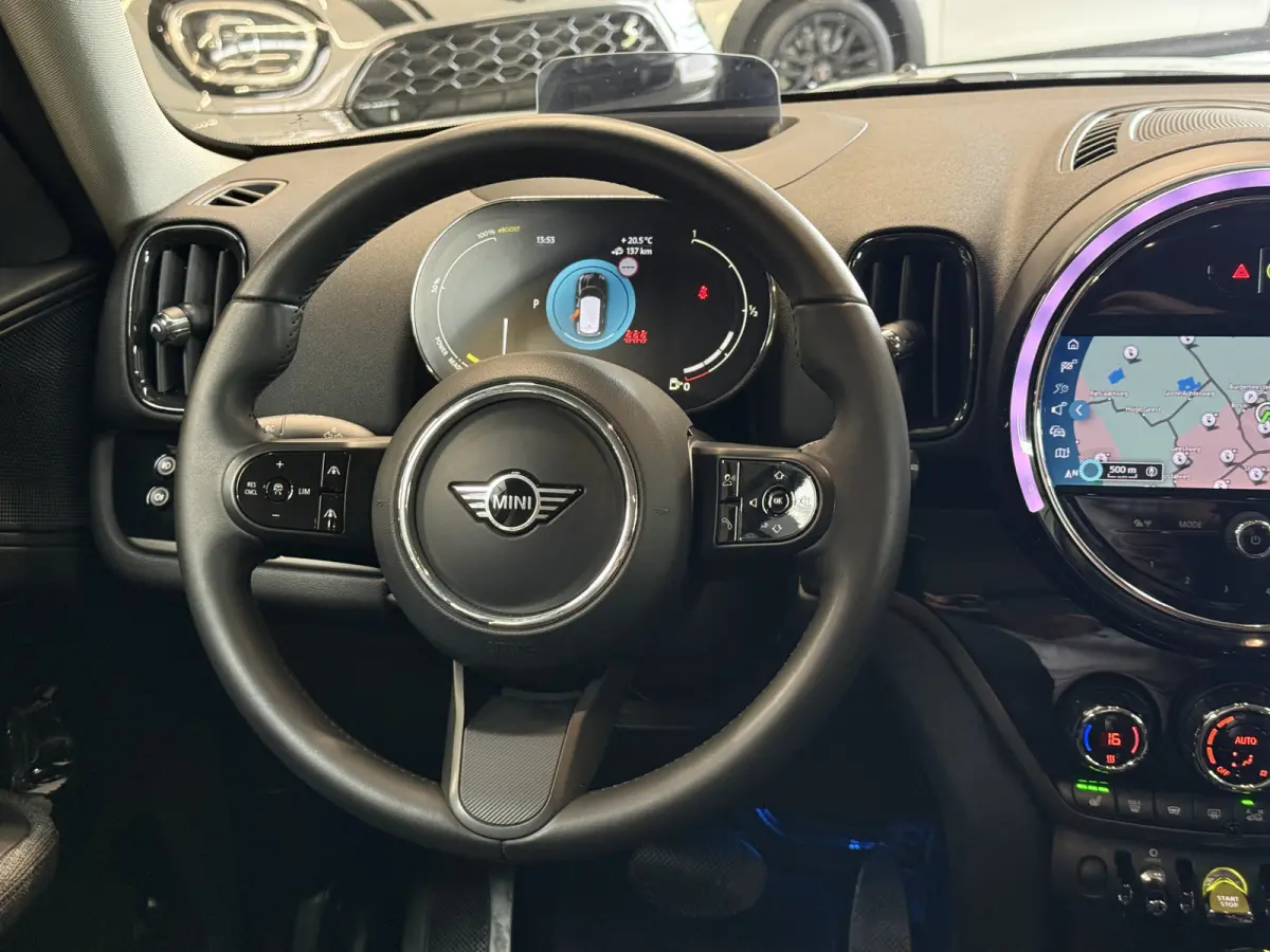 2.0 Cooper SE ALL4 Camera/Apple