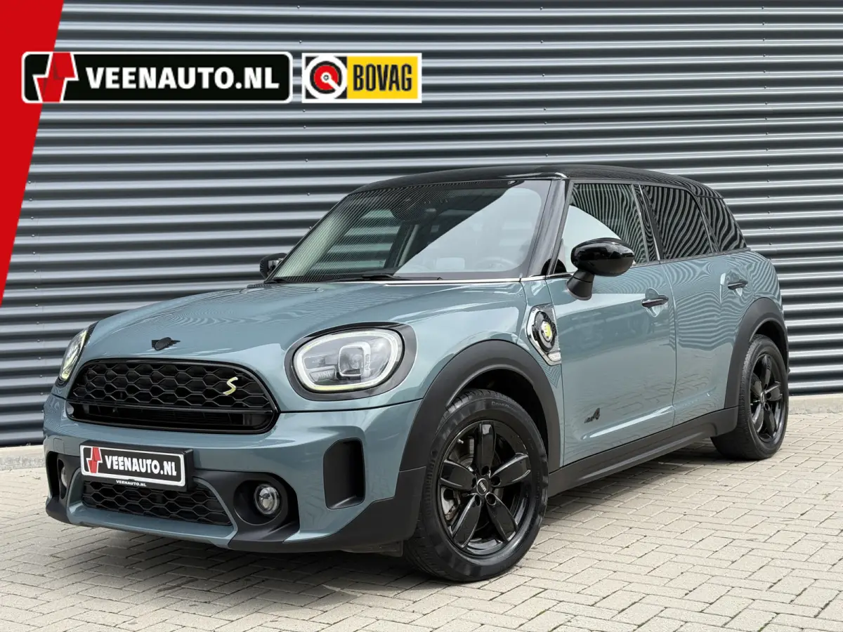 2.0 Cooper SE ALL4 Camera/Apple