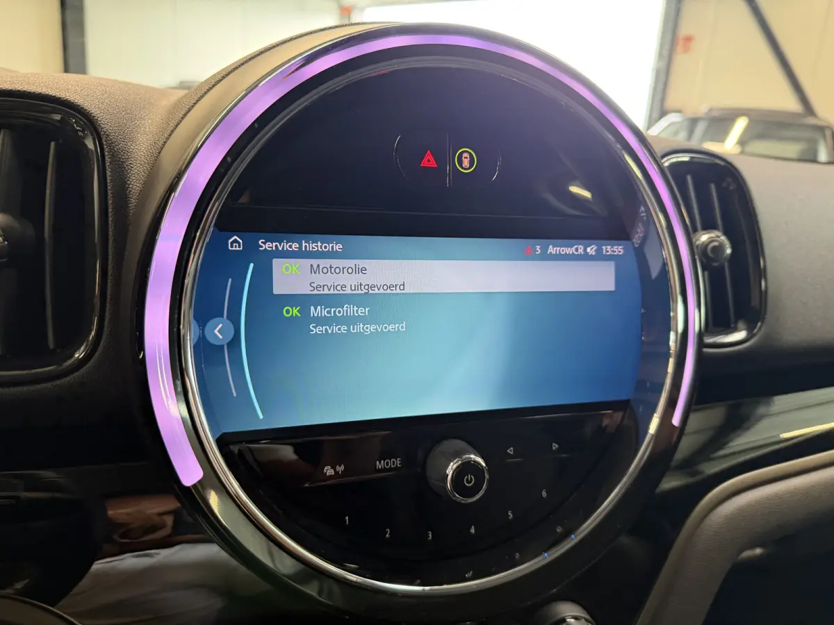 2.0 Cooper SE ALL4 Camera/Apple