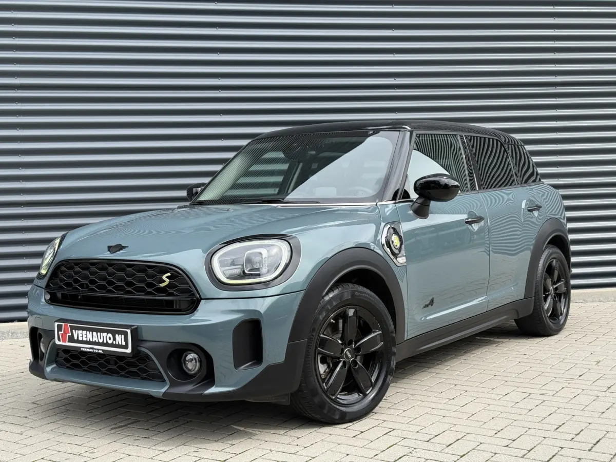 2.0 Cooper SE ALL4 Camera/Apple