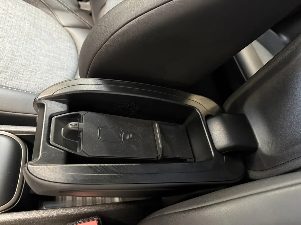 2.0 Cooper SE ALL4 Camera/Apple