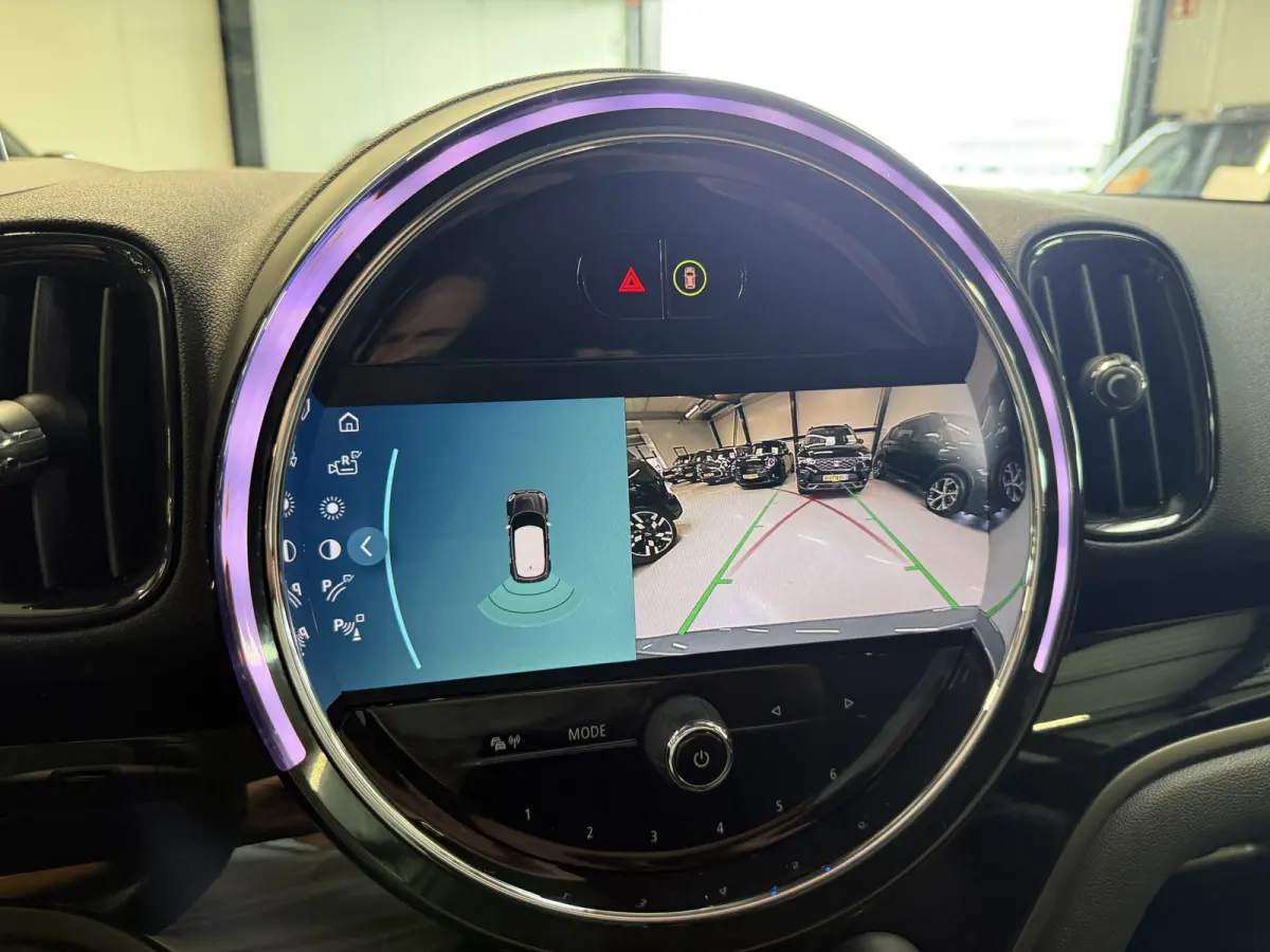 2.0 Cooper SE ALL4 Camera/Apple
