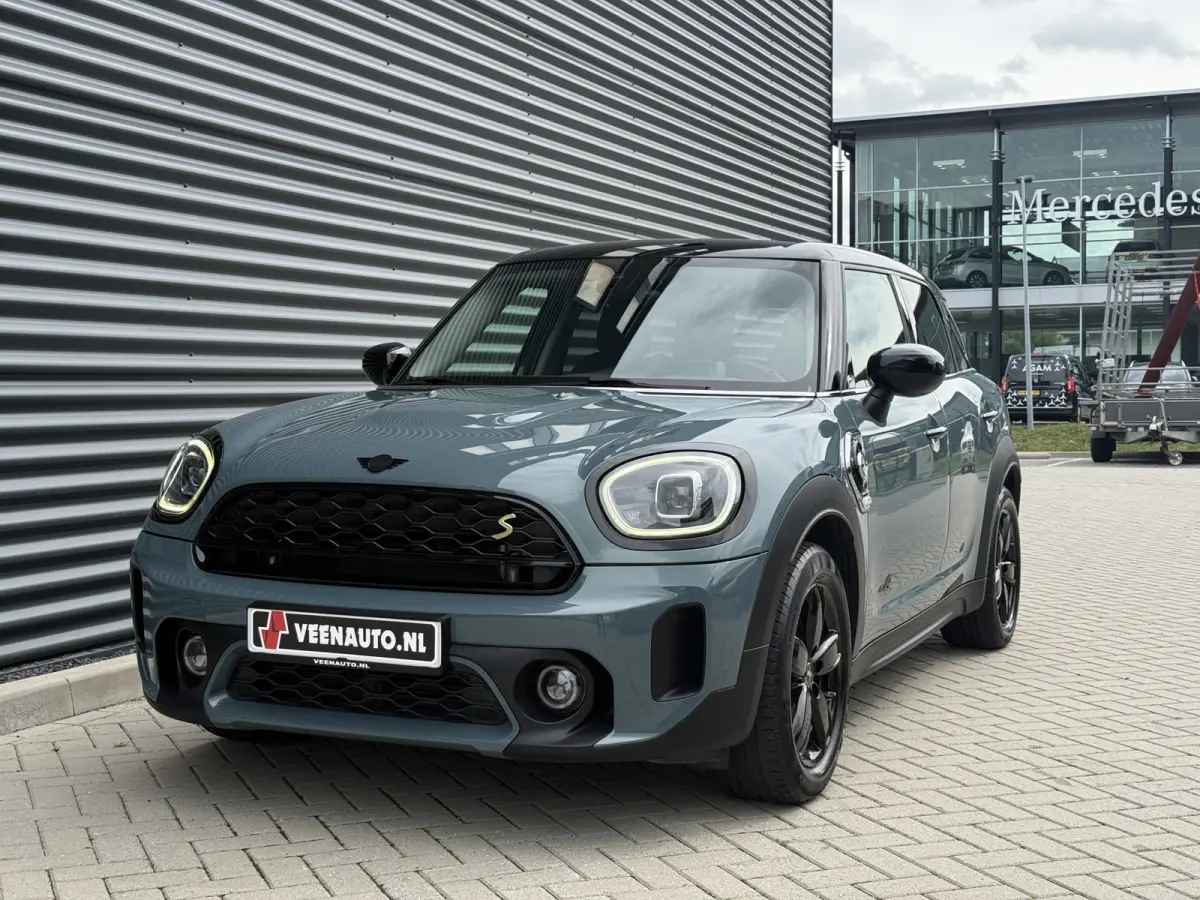 2.0 Cooper SE ALL4 Camera/Apple