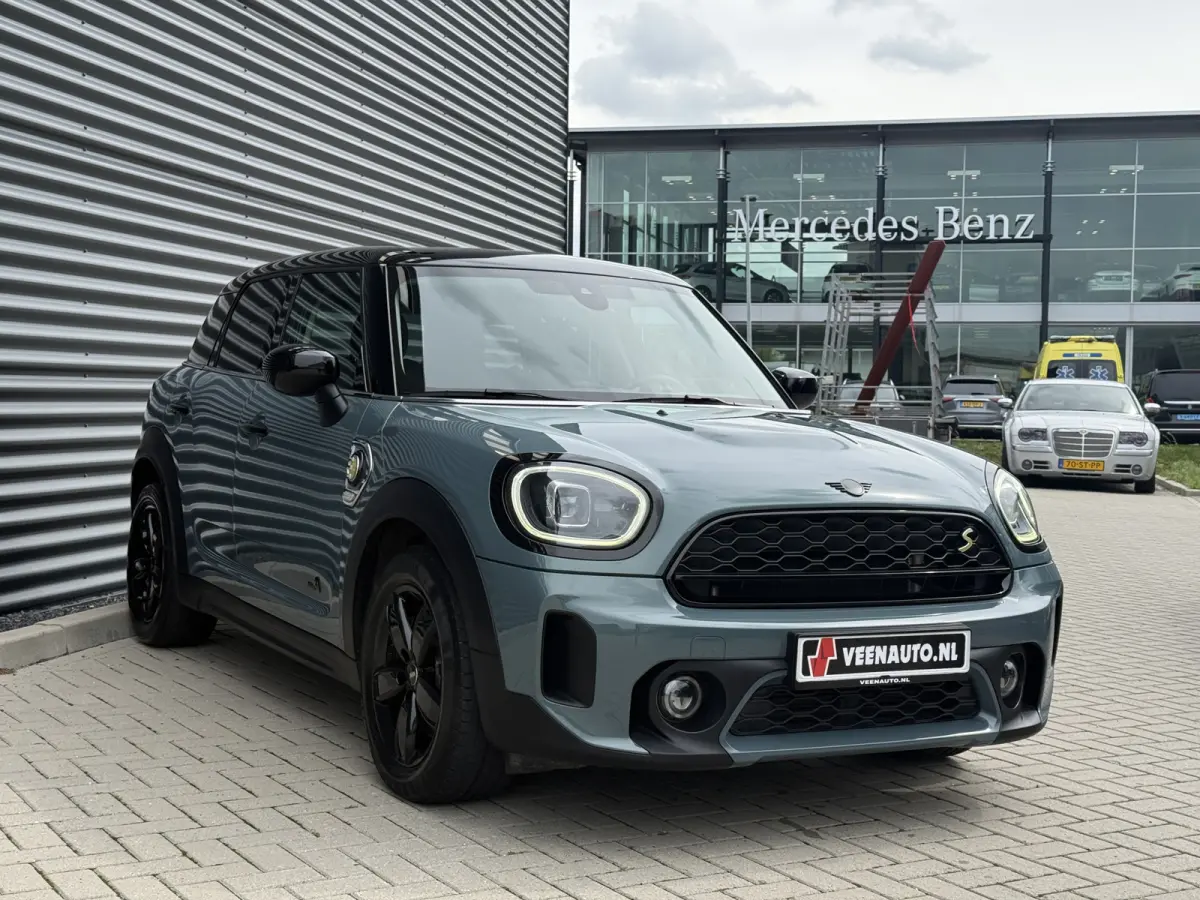 2.0 Cooper SE ALL4 Camera/Apple