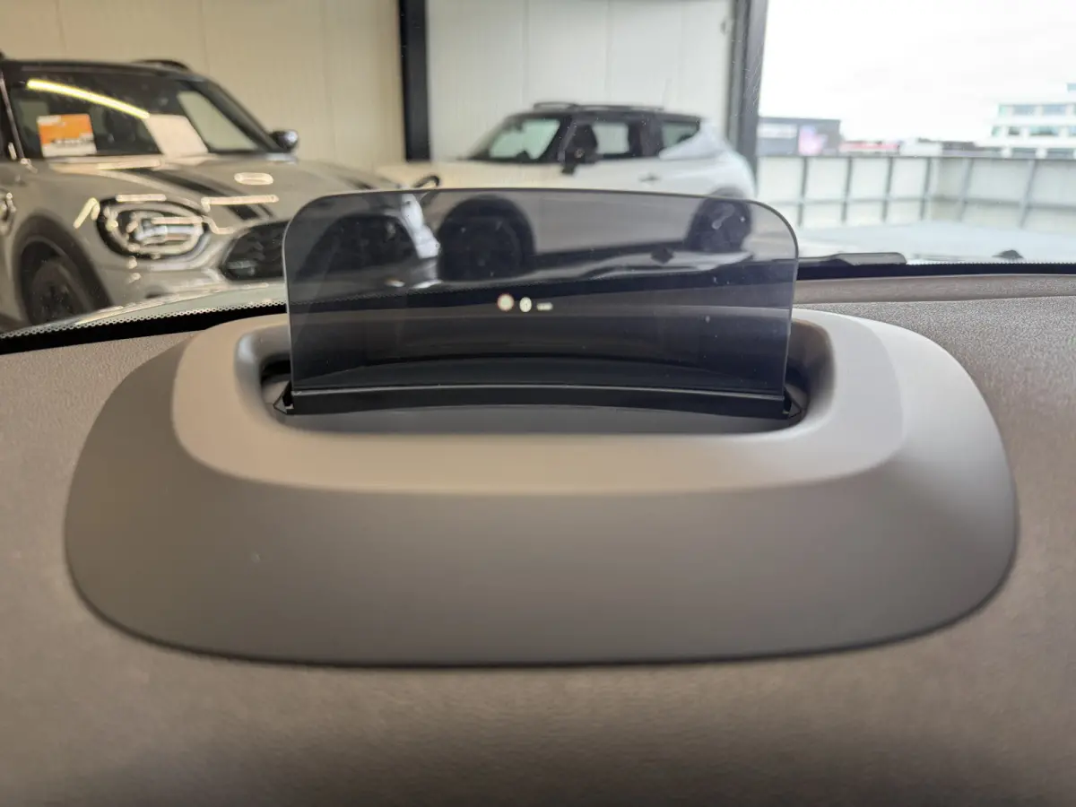 2.0 Cooper SE ALL4 Camera/Apple