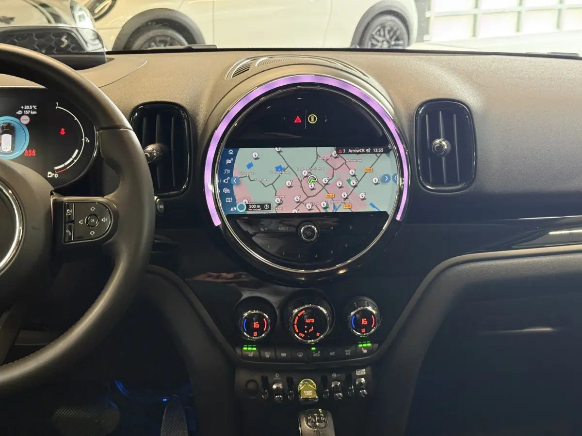 2.0 Cooper SE ALL4 Camera/Apple
