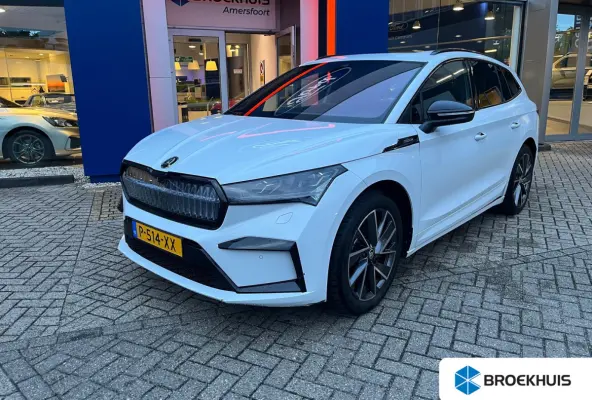 80 Sportline | Apple Carplay/Android Auto | Stuur- Stoelverwarming | Parkeersensoren | 20''L.M. | Cruise Control | Sfeerverlichting | Leder/Alcantara Bekleding | Apple Carplay/Android Auto|t