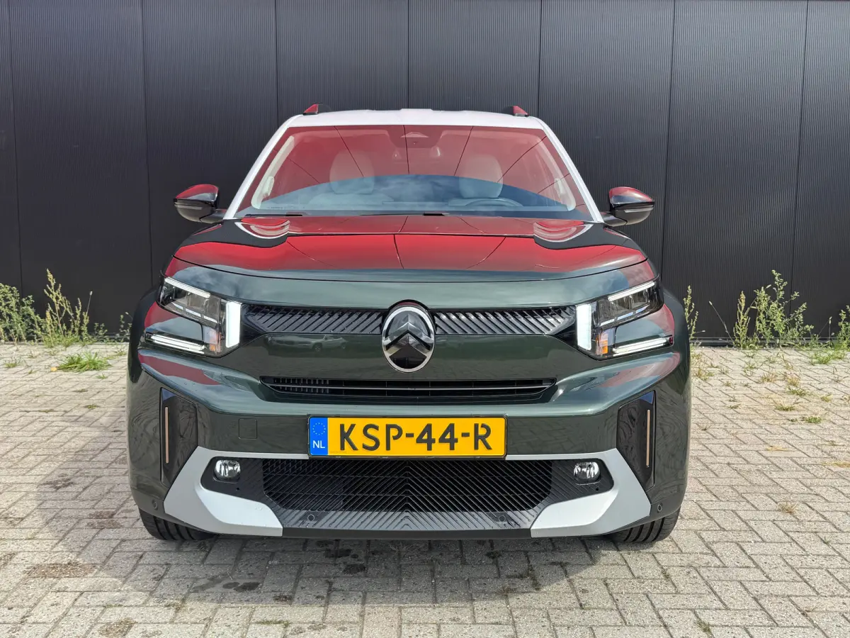 Max | Achteruitrijcamera | Extra getinte achterste zijruiten en achterruit | Koplampen met ECO LED verlichting