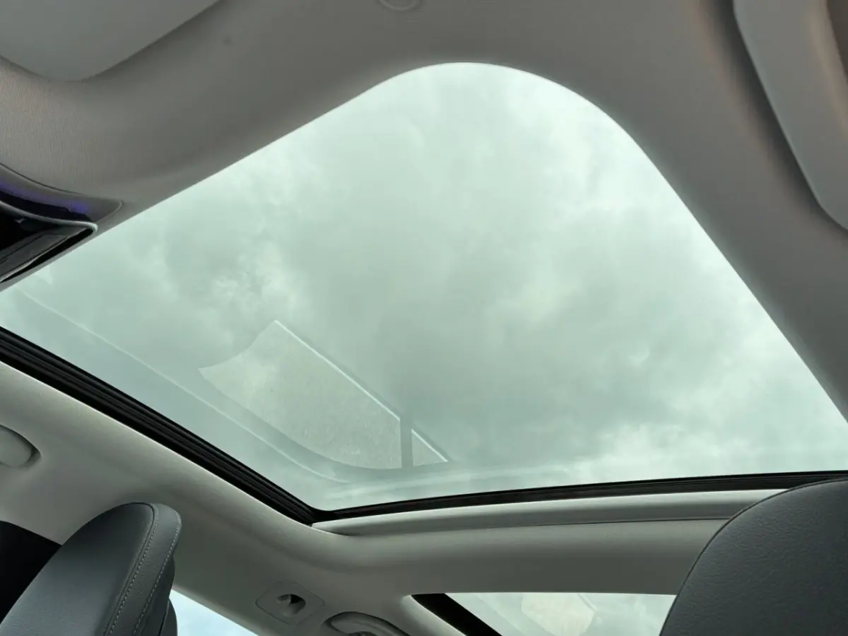 300e T AVANTGARDE ** LED, PANO, DISTR, TREKH, MEM, BURMESTER, 17-inch LMV ** Ex MB-AG ** ** INFORMEER OOK NAAR ONZE AANTREKKELIJKE FINANCIAL-LEASE TARIEVEN **