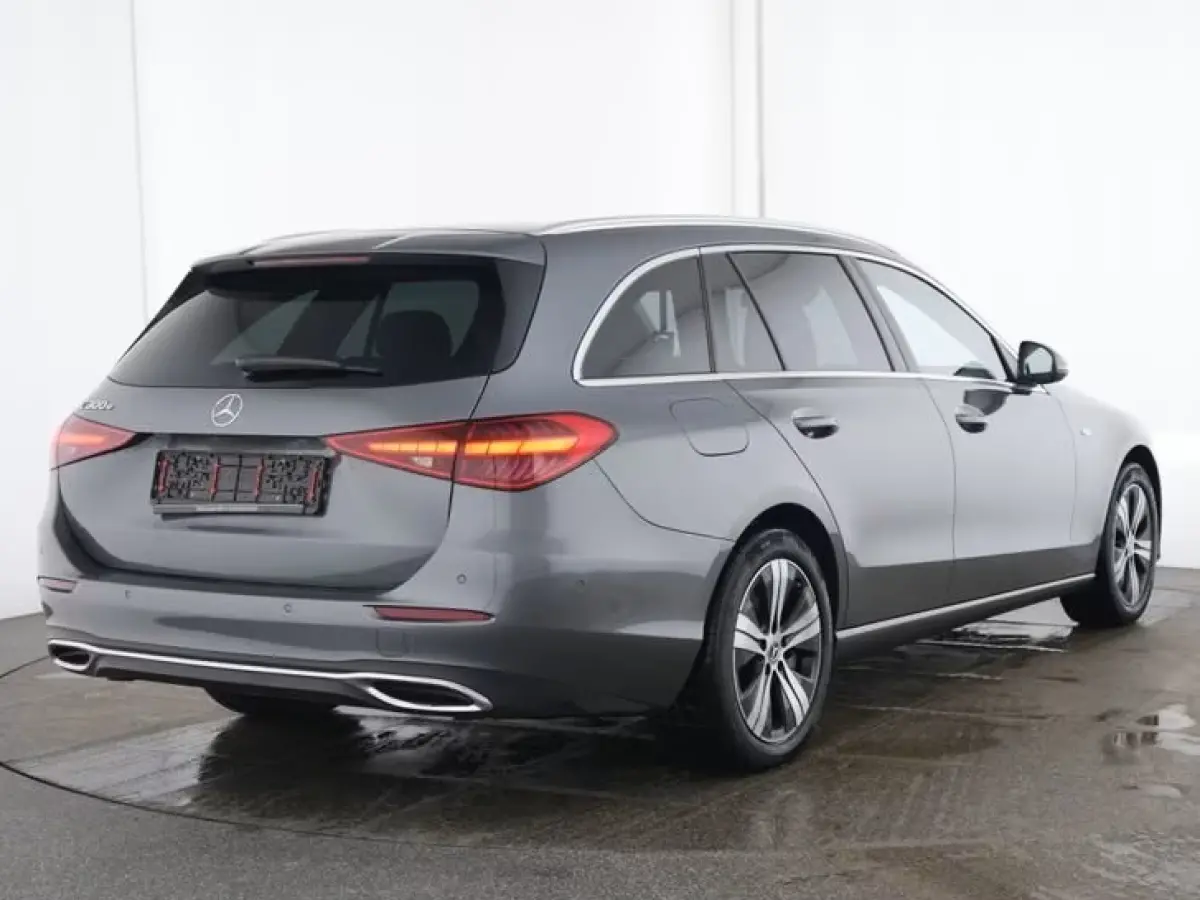 300e T AVANTGARDE ** LED, PANO, DISTR, TREKH, MEM, BURMESTER, 17-inch LMV ** Ex MB-AG ** ** INFORMEER OOK NAAR ONZE AANTREKKELIJKE FINANCIAL-LEASE TARIEVEN **