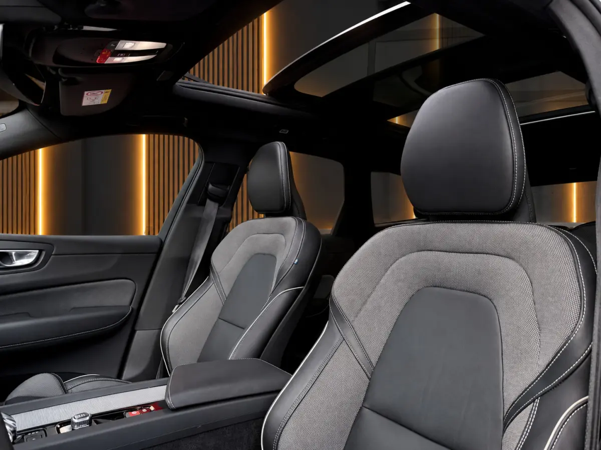 2.0 R-Design 398PK AWD Long Range | Pano | H&K | Orrefors | Leder | Memory | Carplay - Android | Keyless | 360 | Trekhaak | Led | Adaptive Cruise | Stoelverwarming voor & achter | Stuurwielv
