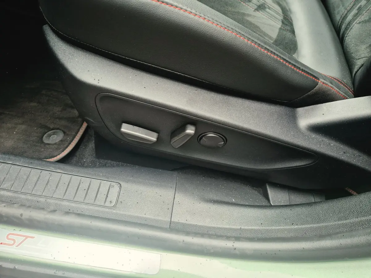 2.5 FHEV ST-Line X Black Pack geen stekker